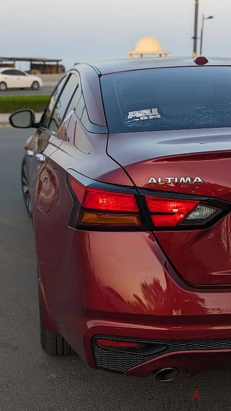 Nissan Altima 2019 4