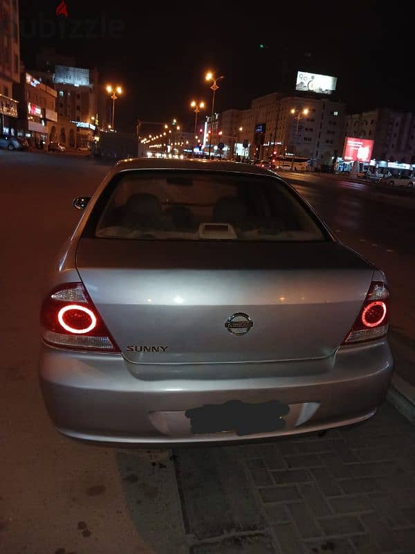 Nissan Sunny 2010 4