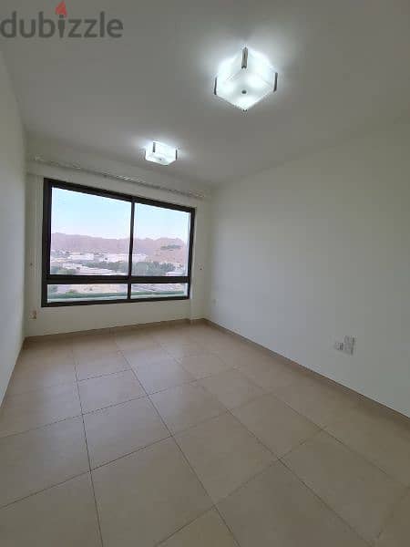 Seaview 3 Bedroom Apartment in Qurm 0