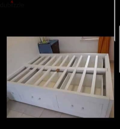 queen size bed with big 6 Drawers . urgently sale  Ghubrah  (79262005)