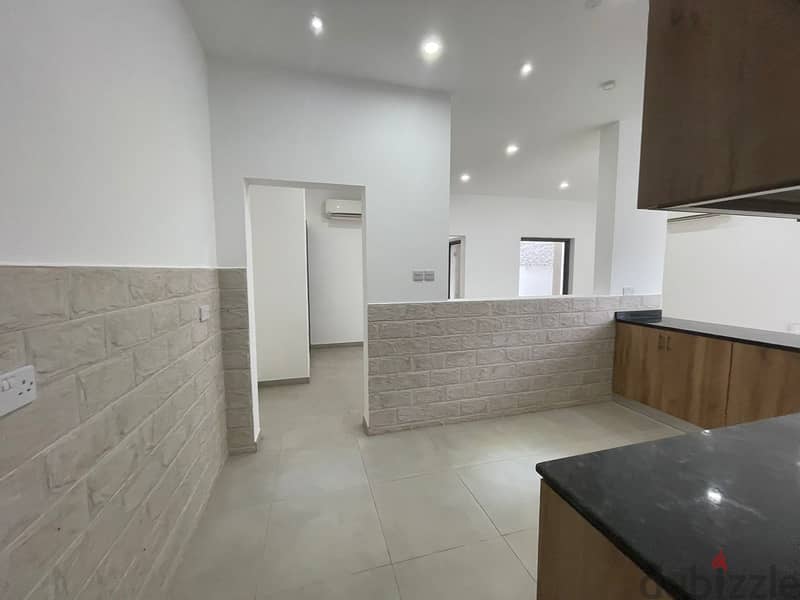 For Rent Villa in Al Mawaleh 4