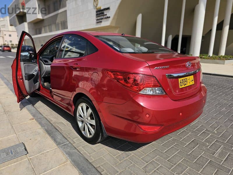 Hyundai Accent 2014 nu 01 oman klm 130 1