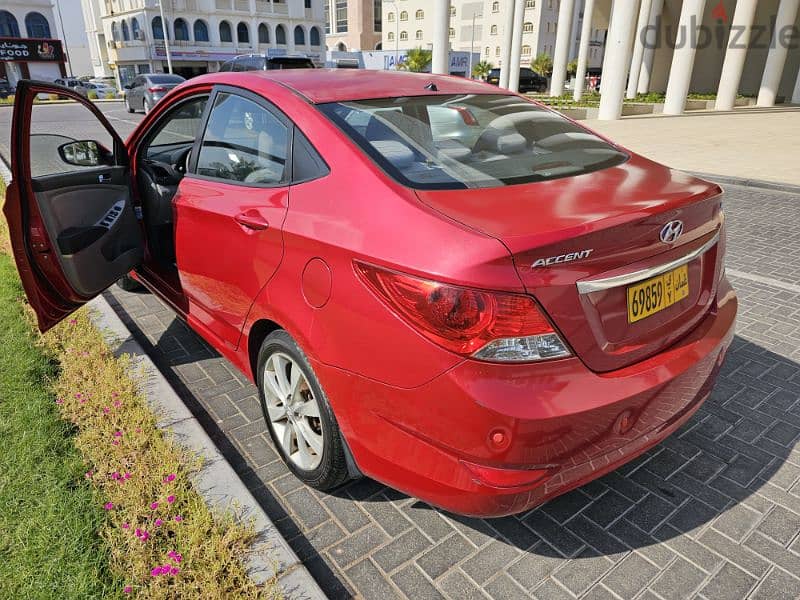 Hyundai Accent 2014 nu 01 oman klm 130 7