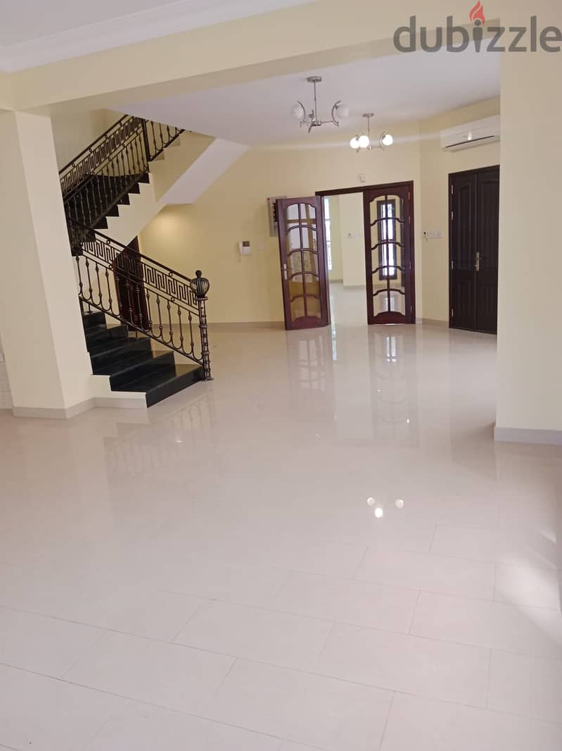 1ME12 Luxury 4 Bhk Villa For Rent In Azaiba 7