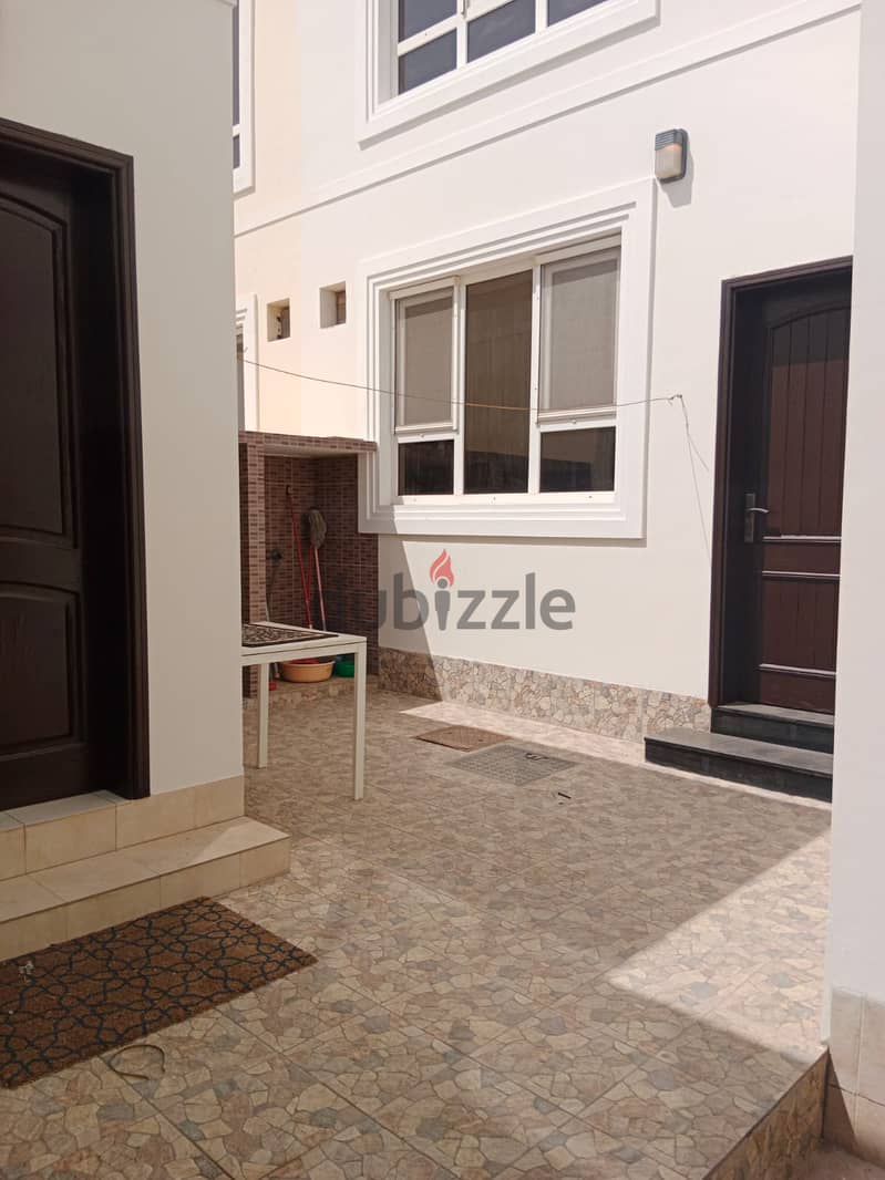 1ME12 Luxury 4 Bhk Villa For Rent In Azaiba 11