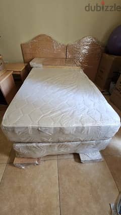 Two single beds with Raha mattresses 0