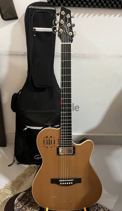 Godin A6 Ultra Acoustic & Electric input with bag