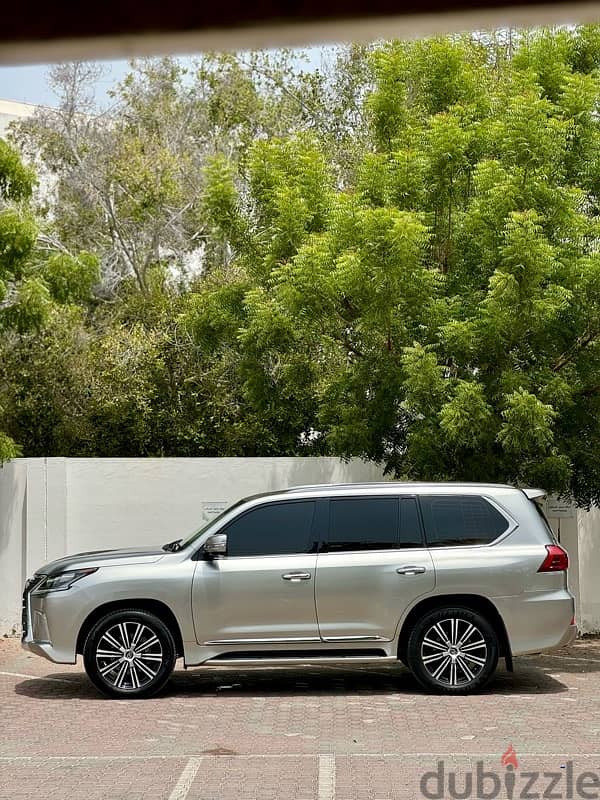 Lexus LX 570 2021 7