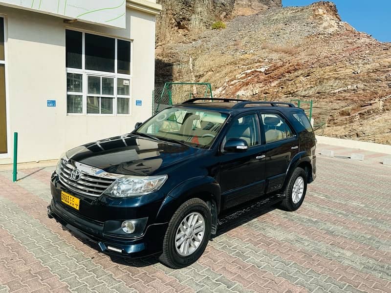 Toyota Fortuner 2013 1