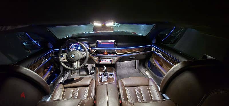 BMW 7-Series 2021 7