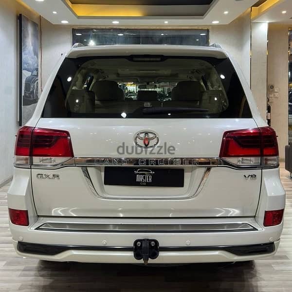 Toyota Land Cruiser 2018 1