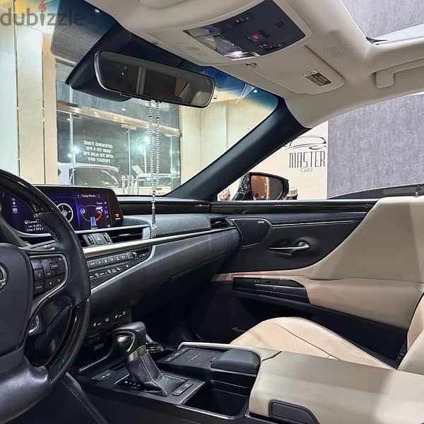 Lexus ES 300 2019 7