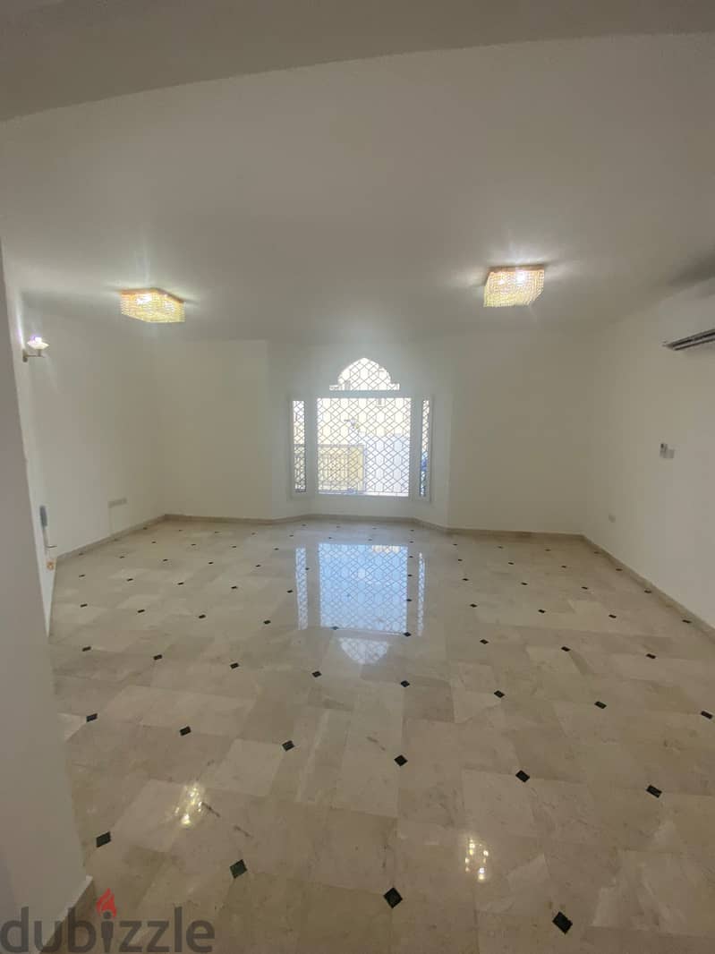 For Rent 4 Bhk Villa In Madinat Al Sultan Qabous 2