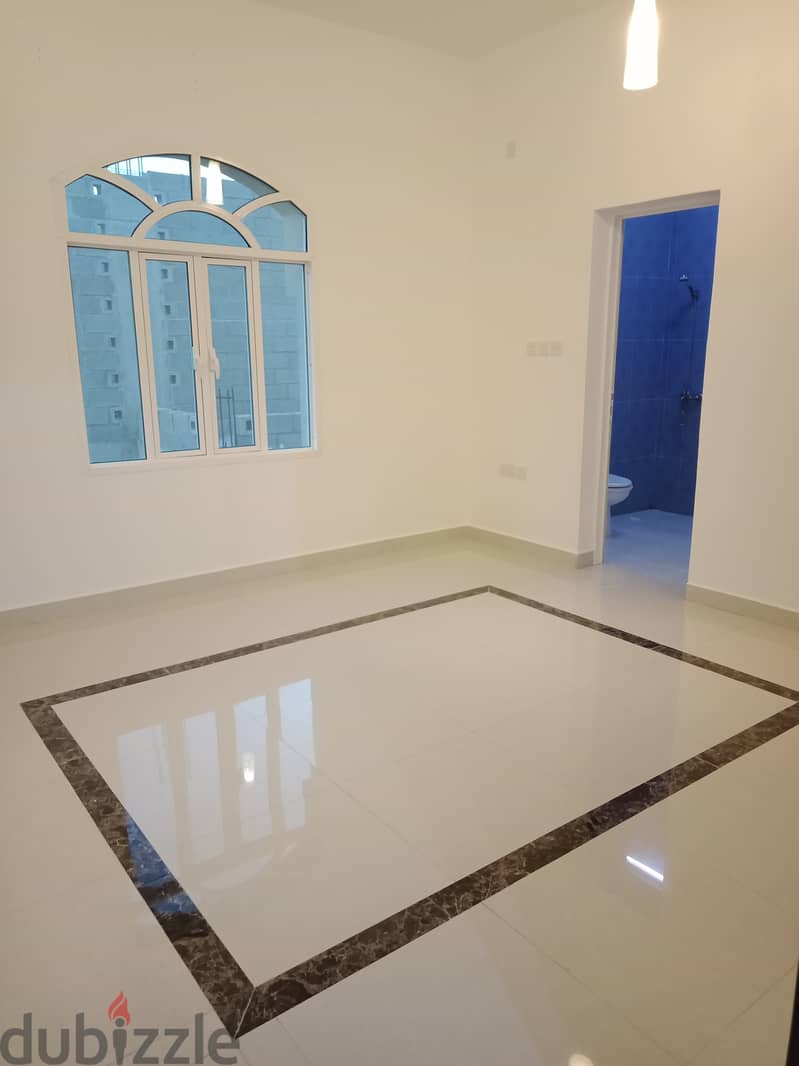 شقة ممتازة للإيجار خلف جامع الرشيد - Spacious Apartmenti In Mabilah 5