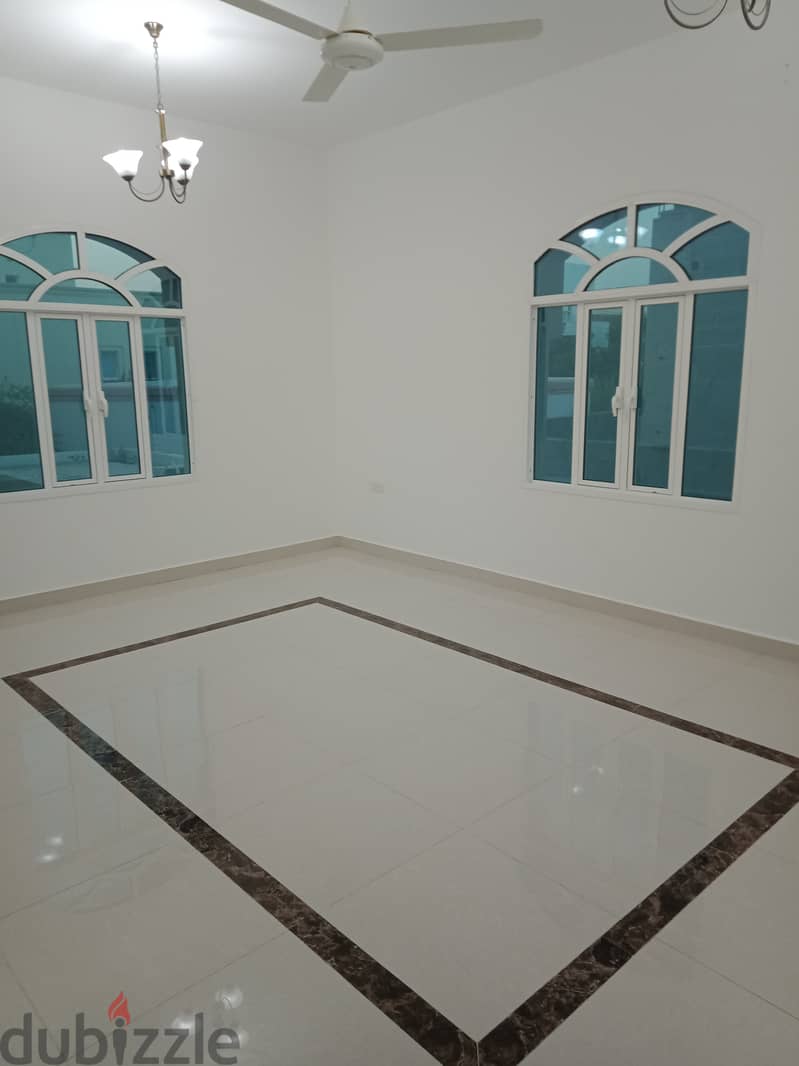 شقة ممتازة للإيجار خلف جامع الرشيد - Spacious Apartmenti In Mabilah 9