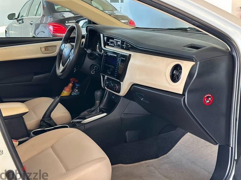 Toyota Corolla 2019 Oman car 1.6 excellent condition 82000 km only 15