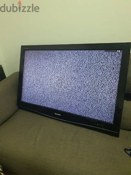 urgent sale sharp brand 50 inch HD tv not smart 1