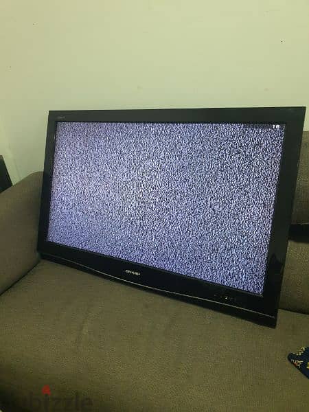 urgent sale sharp brand 50 inch HD tv not smart 3