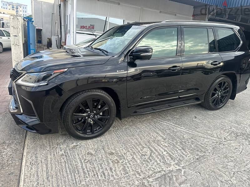 Lexus LX-Series 2020 1