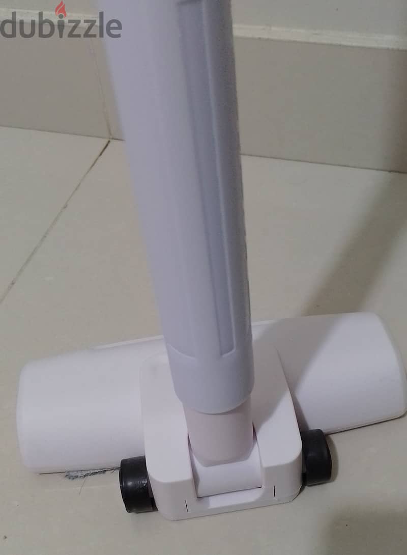 New Wireless vacuum cleaner on urgent sale 12