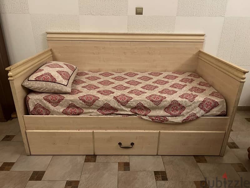 Hand made Day Bed with Under Bed - Urgent Sale 2