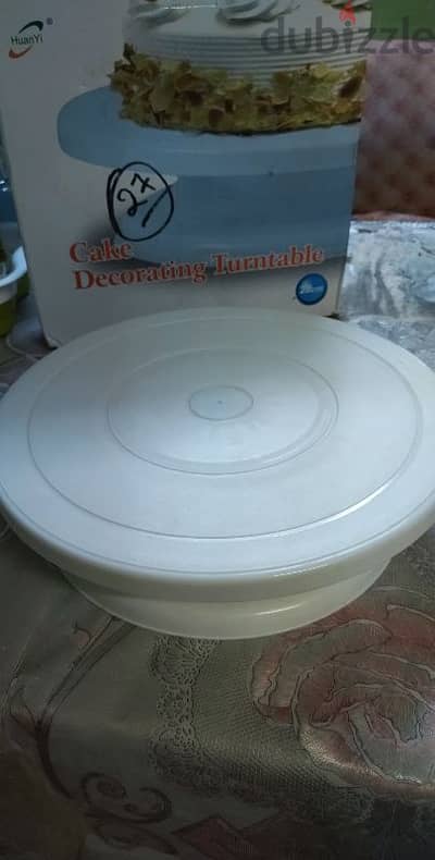 Cake maker turntable