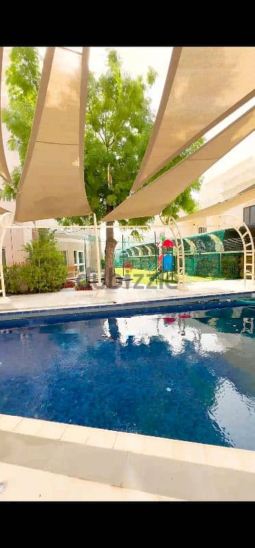 For rent: a luxurious villa with a swimming pool i 4