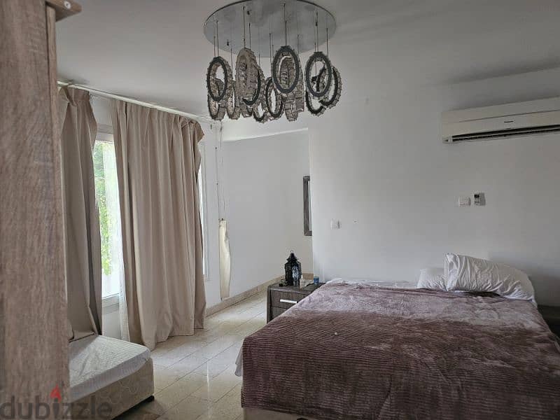 European-style villa for rent by the sea 7