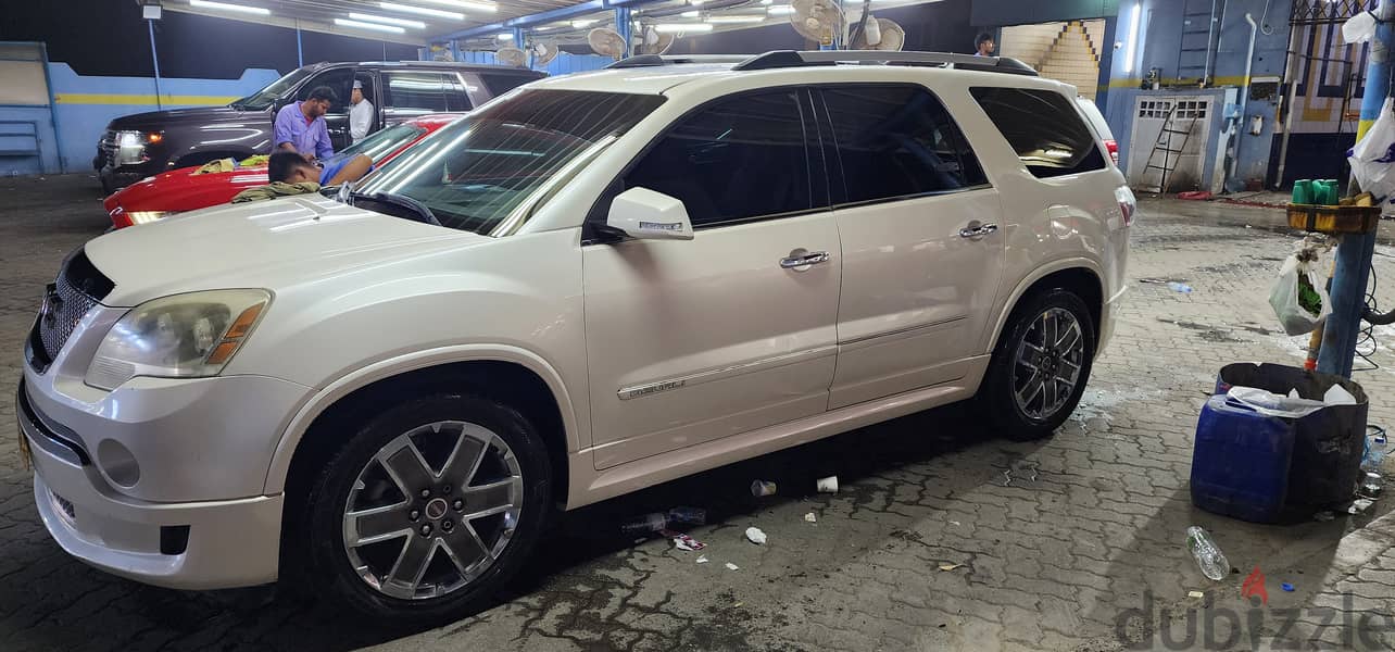 GMC Acadia 2011 2011 4