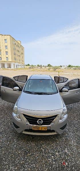 Nissan Sunny 2018 4