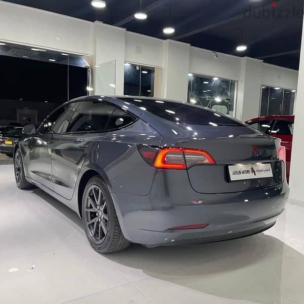 Tesla Model 3 2018 5