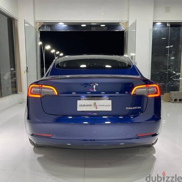 Tesla Model 3 2023 4