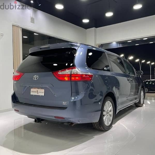 Toyota Sienna 2017 4