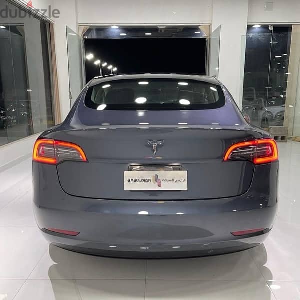 Tesla Model 3 2023 4