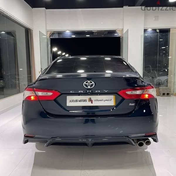 Toyota Camry 2018 4