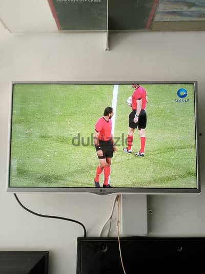 32 inche LG LCD TV for sale