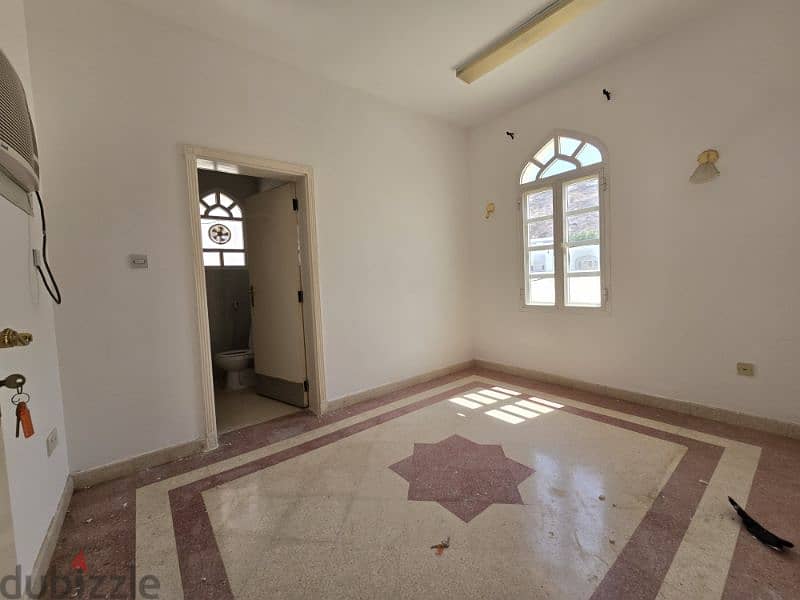 4BR+1 at Qurum 29 7