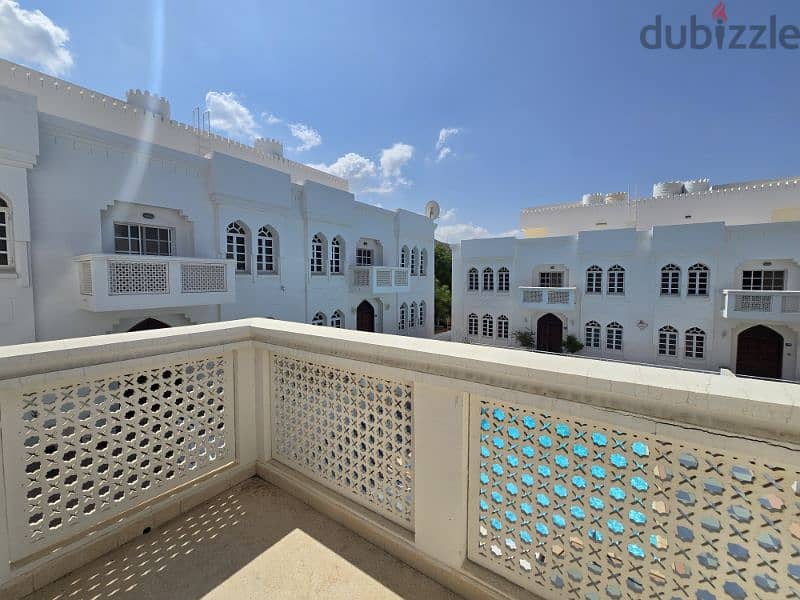 4BR+1 at Qurum 29 14