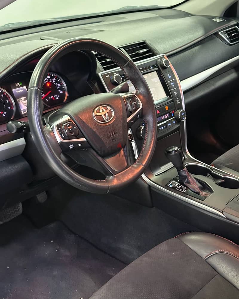 Toyota Camry 2017 3