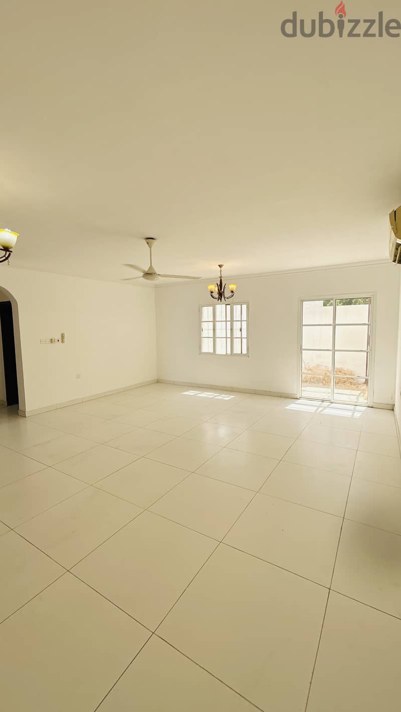 Villa for rent in Qurum - 2 mins from the beach 2