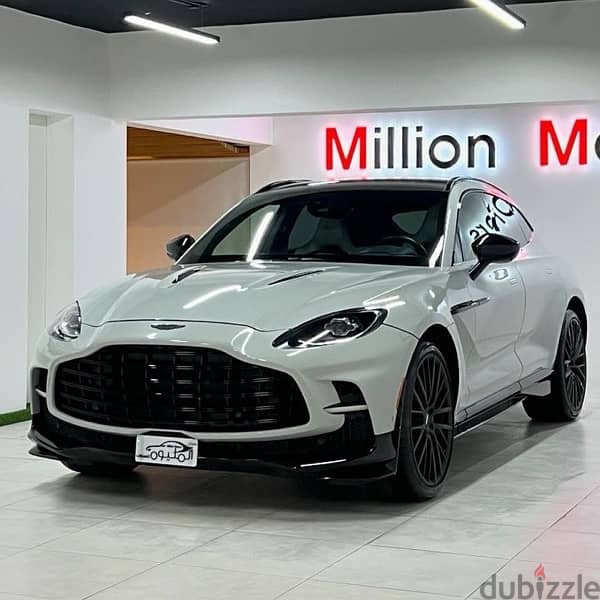 Aston Martin DBX 707 2023 1