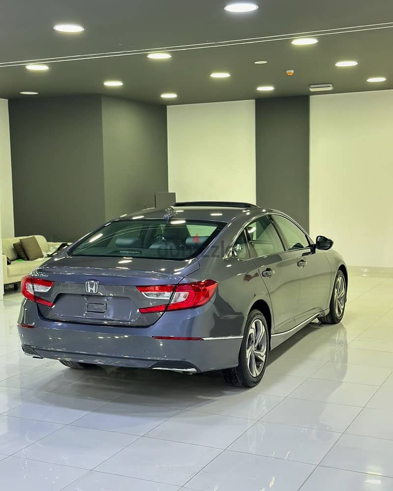 Honda Accord 2020 4