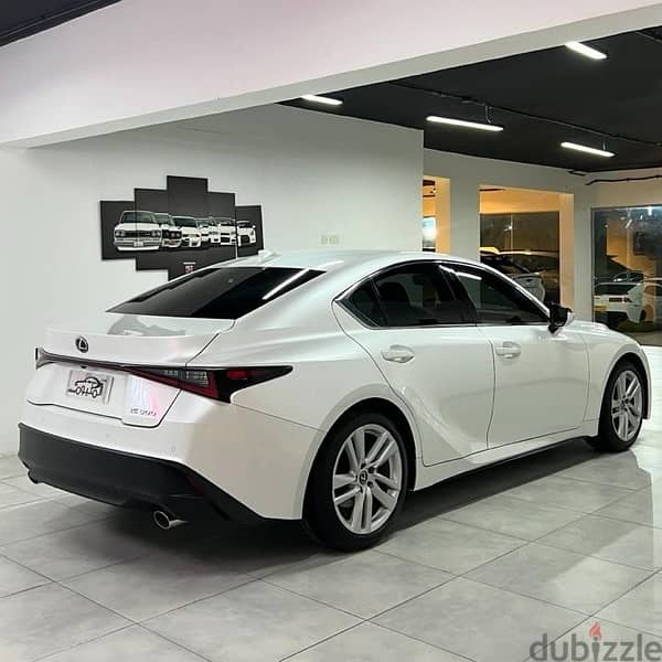 Lexus IS 300 2023 2