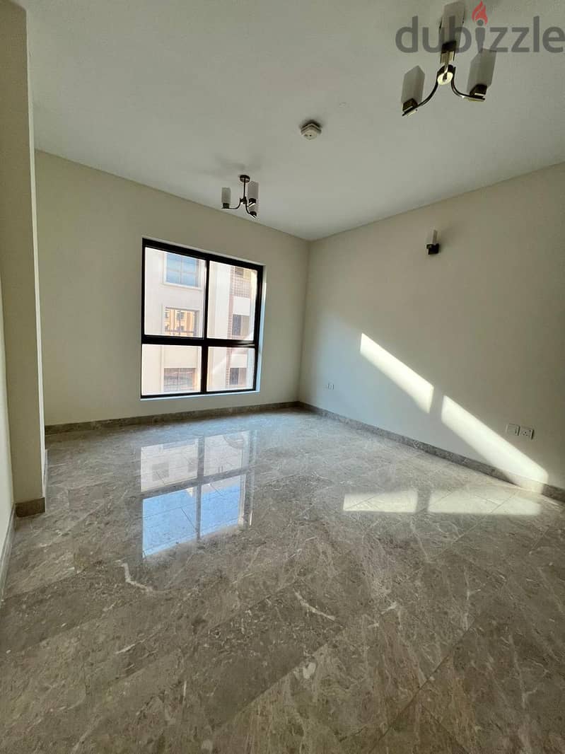 Luxury Apartment for Sale in South Mawaleh, behind City Centre 148 m. 3