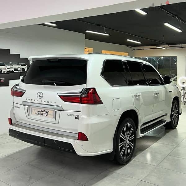 Lexus LX 570 2018 3