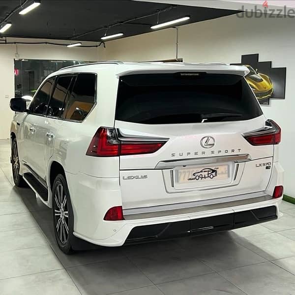 Lexus LX 570 2018 4