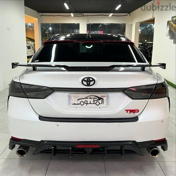 Toyota Camry 2018 3