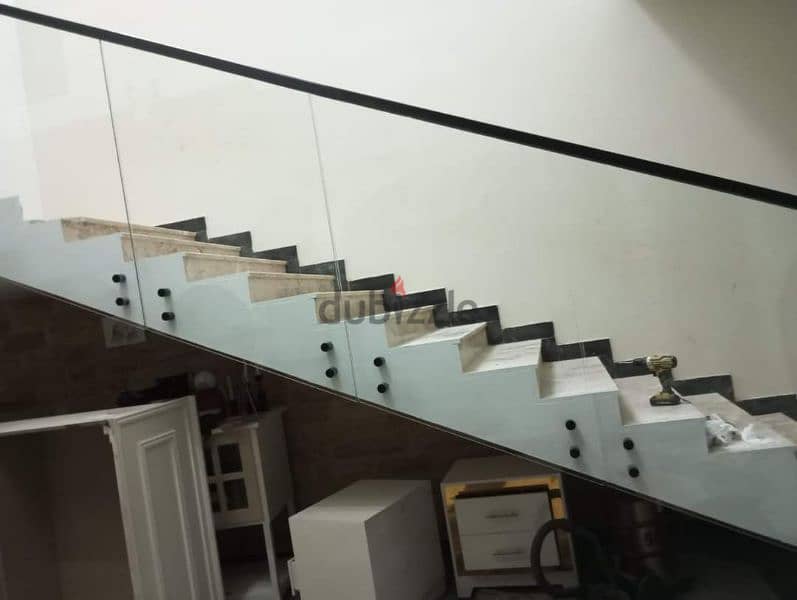 STAIRCASE STAINLESS STEEL,10 MM 12 MM TEMPERATURE  AND GLASS PETITION 4