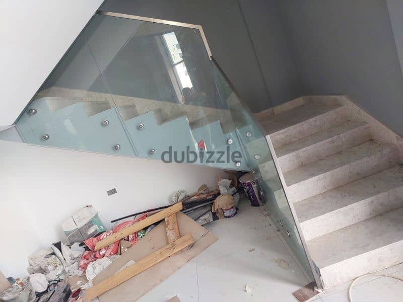 STAIRCASE STAINLESS STEEL,10 MM 12 MM TEMPERATURE  AND GLASS PETITION 6