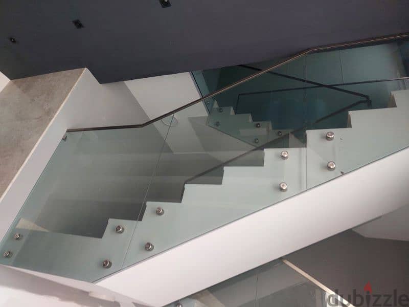 STAIRCASE STAINLESS STEEL,10 MM 12 MM TEMPERATURE  AND GLASS PETITION 7